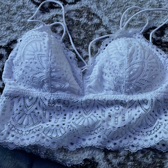 It comes in black and brown medium - Picture 1 of 4